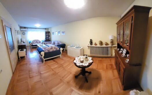2-etažna kuća na prodaju, Miloša Pocerca 21, 205.000€, 172m²