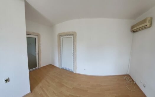 CENTAR ŠAPCA-RETKA PONUDA!!! Jednosoban stan sa terasom iz snova u samom centru Šapca – Benska Bara!!