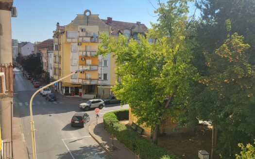 Dvosoban stan za izdavanje, Stojana Novakovića, 400€, 68m²